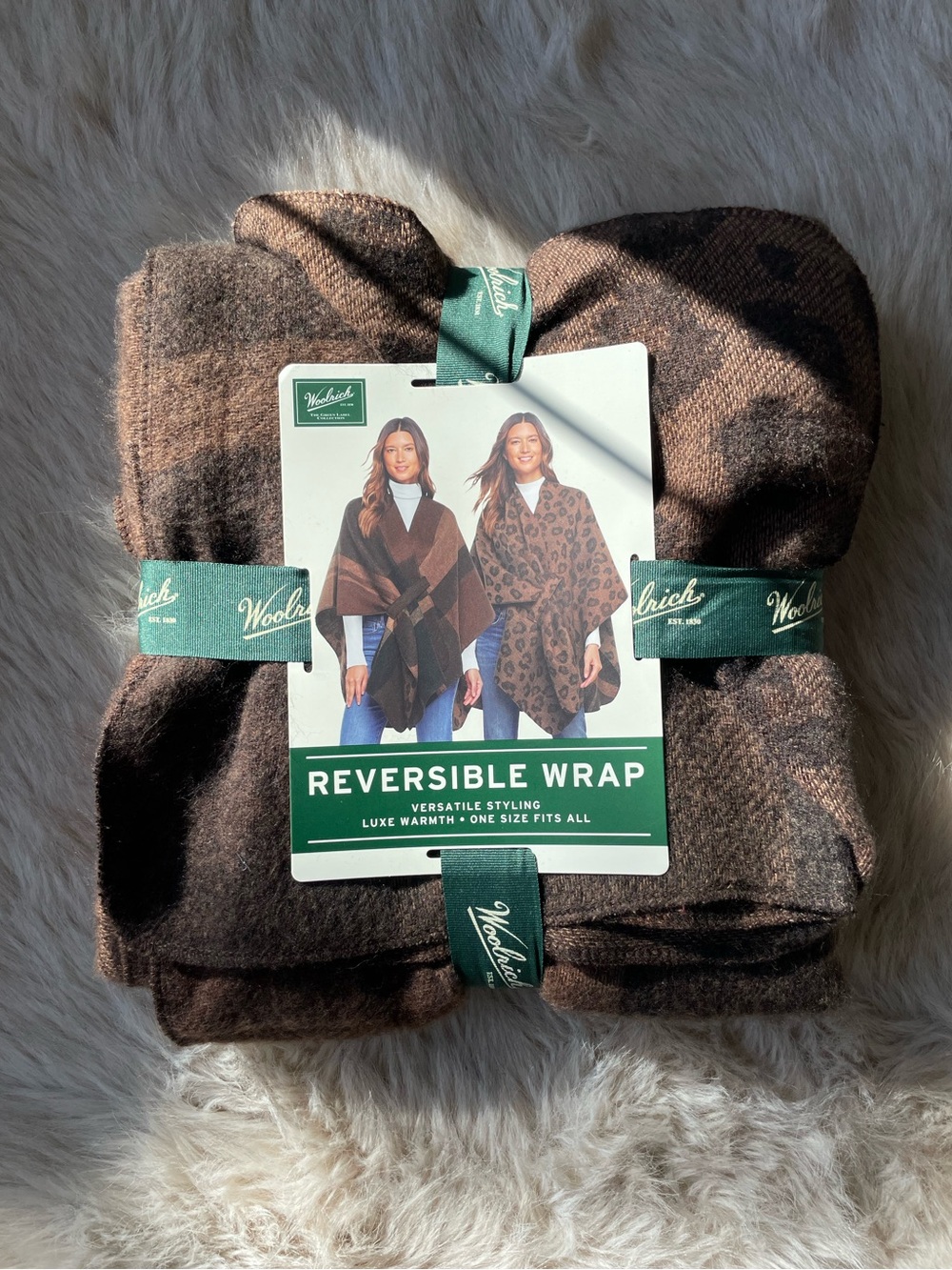 Woolrich Reversible Wrap in Dark Brown